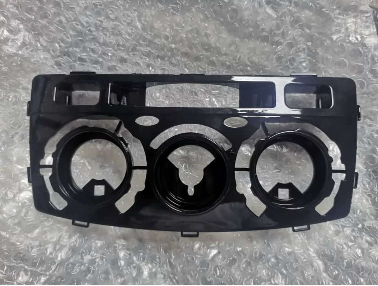 Hilux (Flat Round AirCon Knob) Insert for Fascia
